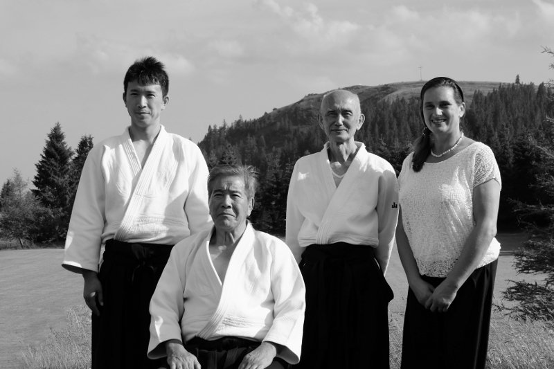 Waka Sensei, Shimizu Sensei, Yamasaki-san und Birgit während des Aikido-Lehrgangs auf dem Herzogenhorn 2017