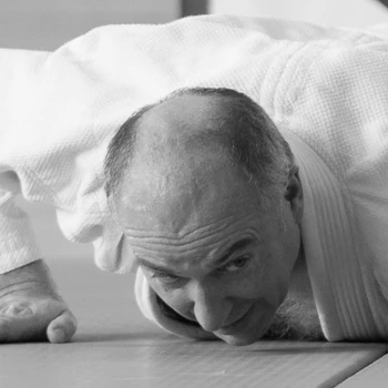 Robert Foto des Aikido-Schülers Robert beim Aufstehen nach einer Wurftechnik